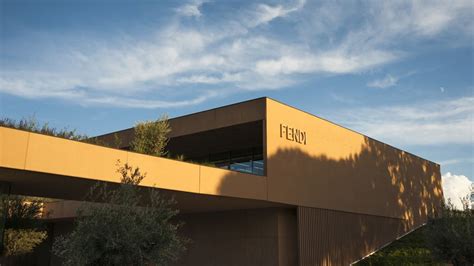 fendi ventes chiffre d'affaire|Fendi se dote d'une méga manufacture en Toscane .